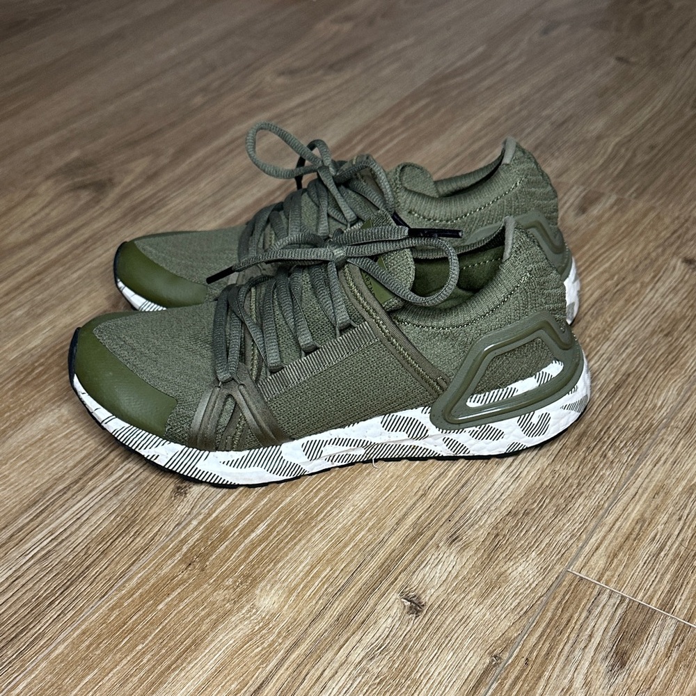 Adidas x Stella McCartney Ultraboost (Never Worn) - Picture 2 of 7